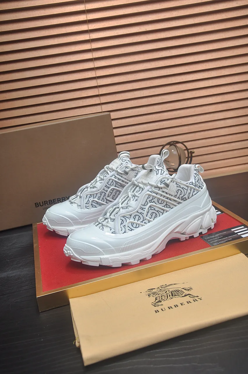 Men's shoes 💰680💶[Burberry] (cowhide lining) classic low-top sneakers｜Imported cowhide with classic plaid fabric｜Cow leather lining｜Original outsole｜Fine workmanship and comfortable to wear Size: 38-44 (customized at 45)